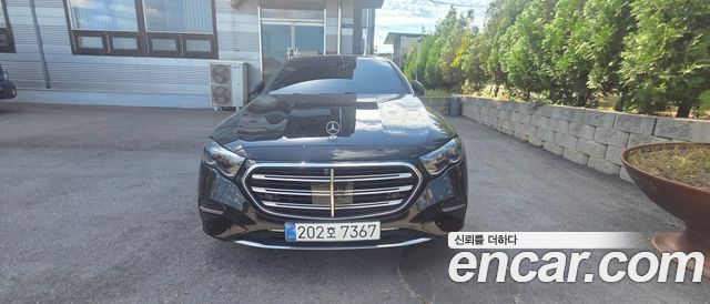 Mercedes-Benz E-Class E300 4MATIC Exclusive — пробег 41 800 км — фото 1 из 5