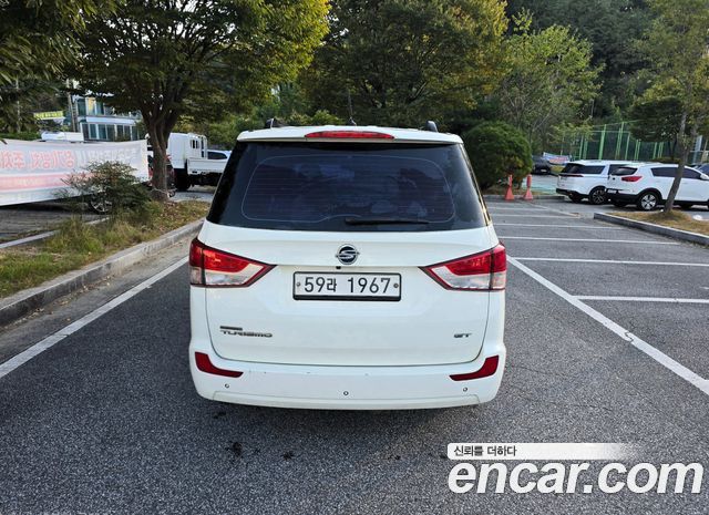 Ssangyong KORANDO 4WD GT 9-seater — пробег 180 000 км — фото 4 из 5