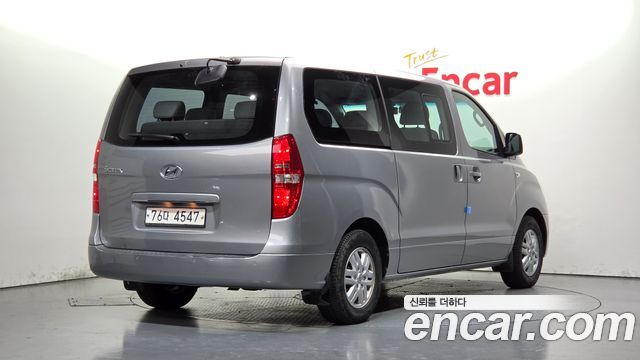 Hyundai Starex 12-Seater Wagon Smart — пробег 128 924 км — фото 2 из 5