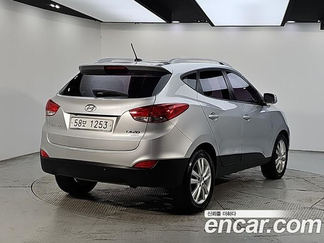 Hyundai Tucson Diesel 2WD LX20 Luxury — пробег 173 799 км — фото 4 из 5