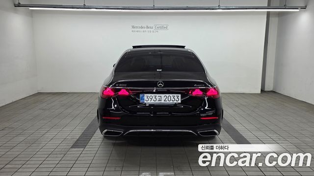 Mercedes-Benz E-Class E300 4MATIC AMG Line — пробег 9 991 км — фото 4 из 5