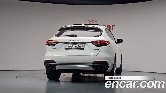 Maserati Levante из Кореи Encar