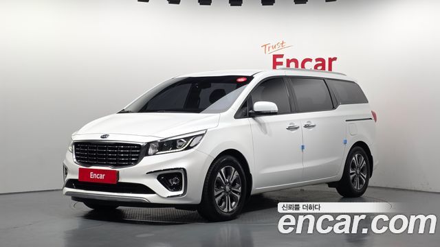 Kia Carnival 9-Seater Luxury — пробег 115 785 км — фото 1 из 5
