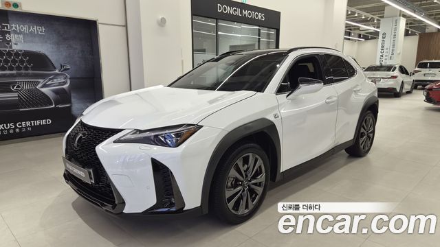 Lexus UX 2.0 F-Sport 2WD — пробег 11 236 км — фото 1 из 5