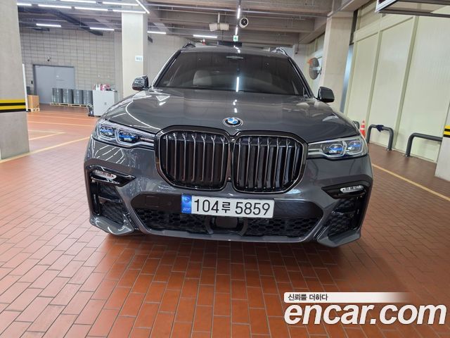 BMW X7 xDrive 40i M Sport Online Exclusive Edition 6 Seater — пробег 83 128 км — фото 3 из 5