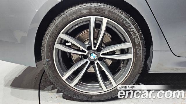 BMW 5-Series 520d M Sport Package Plus — пробег 256 333 км — фото 5 из 5