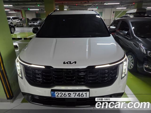 Kia Carnival HEV 9seater Signature — пробег 1 305 км — фото 3 из 5