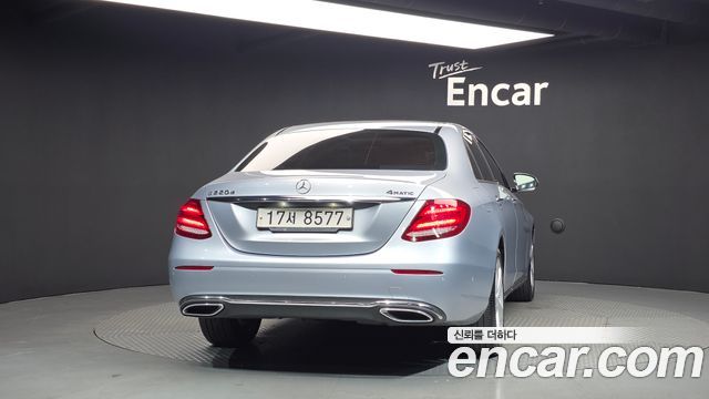 Mercedes-Benz E-Class из Кореи Encar