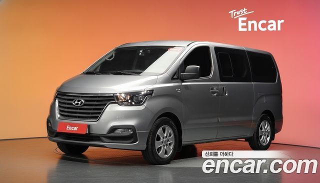 Hyundai Starex Wagon 12-Seater Smart — пробег 180 937 км — фото 1 из 5
