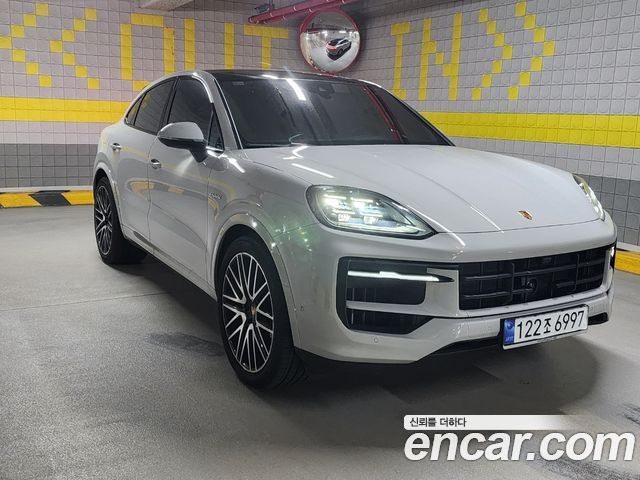 Porsche Cayenne 3.0 E-Hybrid Coupe — пробег 31 000 км — фото 3 из 5