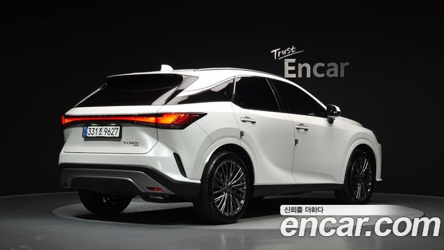 Lexus RX Luxury — пробег 7 035 км — фото 2 из 5