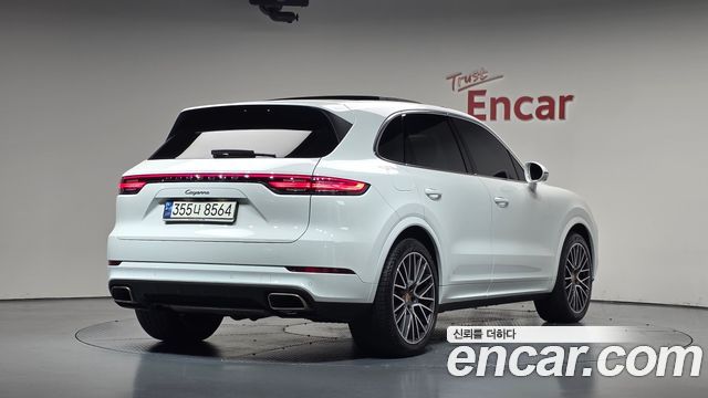 Porsche Cayenne 3.0 — пробег 29 673 км — фото 2 из 5