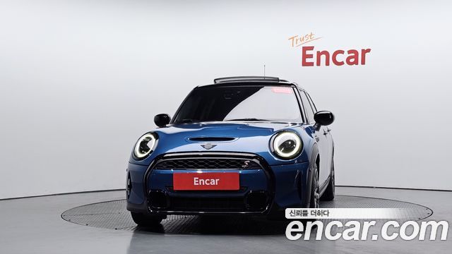 Mini Cooper 5Door Classic Third Generation — пробег 58 369 км — фото 3 из 5