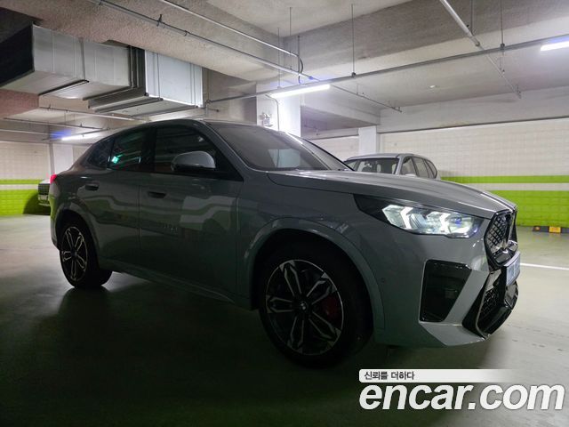 BMW iX2 eDrive 20 M Sport — пробег 869 км — фото 3 из 5