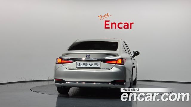 Lexus ES Executive — пробег 7 153 км — фото 4 из 5