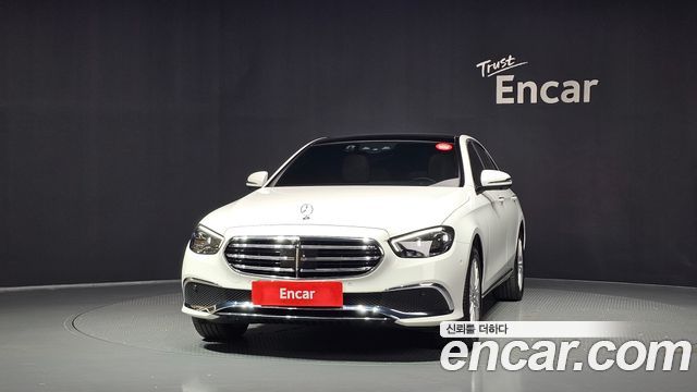 Mercedes-Benz E-Class E220d 4MATIC Exclusive — пробег 25 500 км — фото 3 из 5