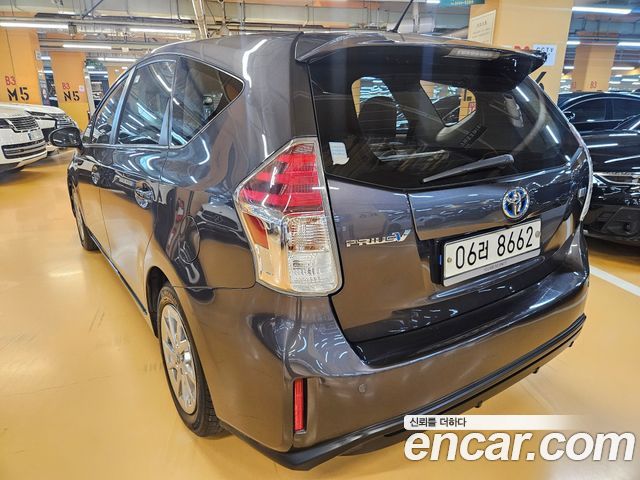 Toyota Prius 1.8 — пробег 126 722 км — фото 2 из 5