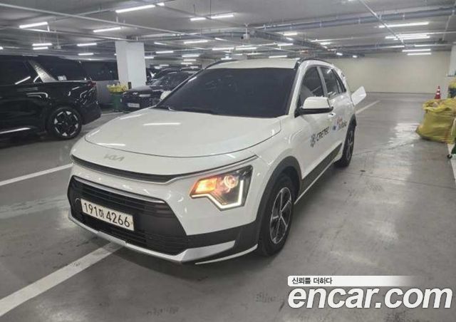 Kia Niro Trendy — пробег 182 943 км — фото 2 из 5