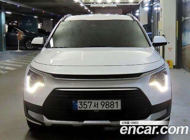 Kia Niro Prestige — пробег 45 341 км — фото 2 из 5
