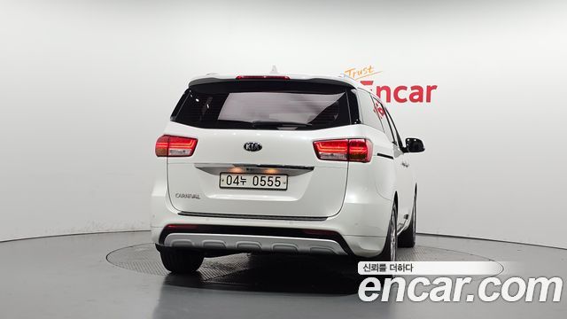 Kia Carnival из Кореи Encar