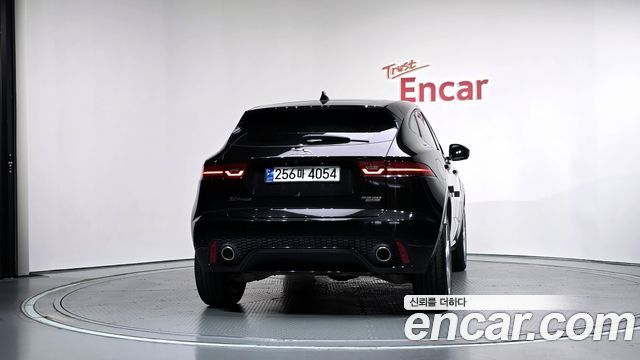 Jaguar E-PACE R250 R-Dynamic SE — пробег 78 311 км — фото 4 из 5