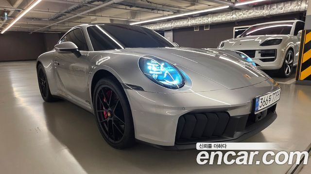 Porsche 911 Carrera 4 GTS — пробег 1 041 км — фото 3 из 5