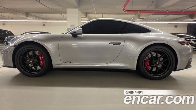 Porsche 911 Carrera 4 GTS — пробег 1 041 км — фото 4 из 5