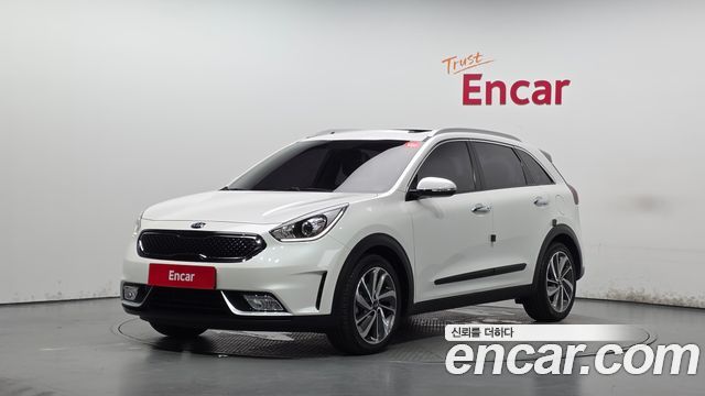 Kia Niro Prestige — пробег 41 419 км — фото 1 из 5