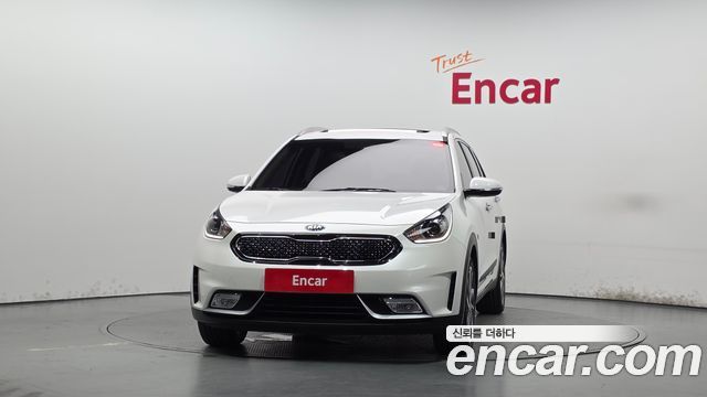Kia Niro Prestige — пробег 41 419 км — фото 3 из 5