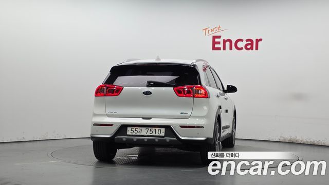 Kia Niro Prestige — пробег 41 419 км — фото 4 из 5