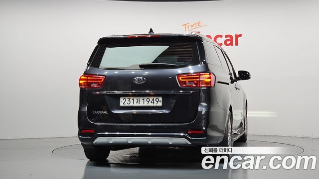 Kia Carnival из Кореи Encar