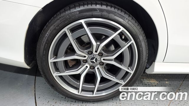 Mercedes-Benz E-Class E220d 4MATIC AMG Line — пробег 52 775 км — фото 5 из 5