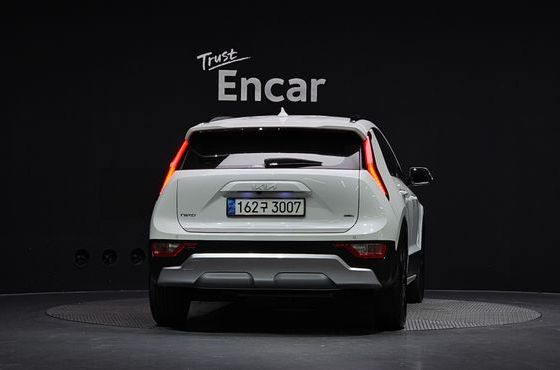 Kia Niro Prestige — пробег 76 323 км — фото 4 из 5