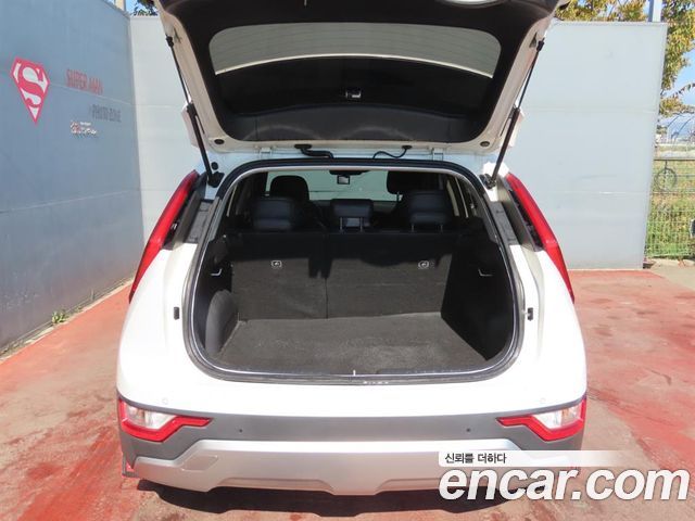 Kia Niro Prestige — пробег 49 949 км — фото 5 из 5