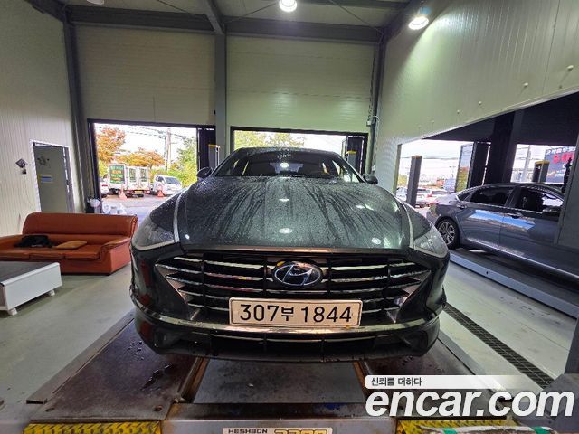 Hyundai Sonata 2.0 Premium Family — пробег 137 358 км — фото 1 из 2