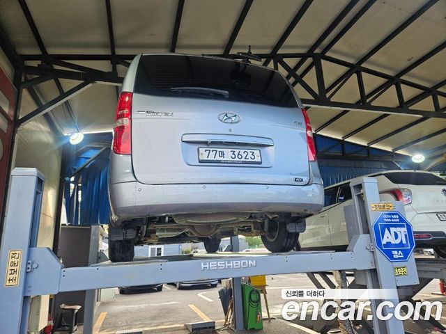 Hyundai Starex 12-Seater Wagon CVX Deluxe — пробег 89 956 км — фото 3 из 4