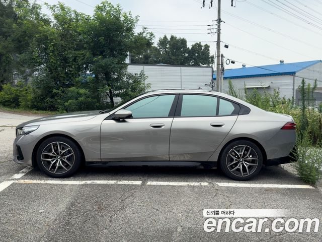 BMW 5-Series 520i M Sport — пробег 10 000 км — фото 3 из 5