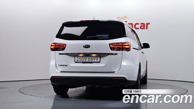 Kia Carnival 11-Seater Prestige — пробег 108 780 км — фото 4 из 5