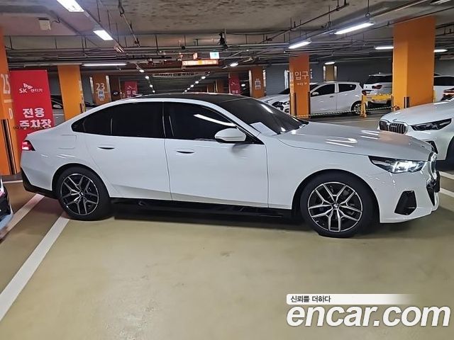 BMW 5-Series 520i M Sport — пробег 89 км — фото 4 из 5