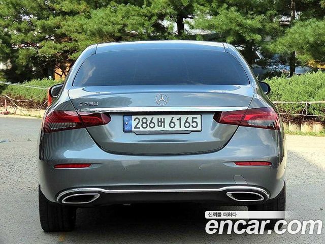 Mercedes-Benz E-Class из Кореи Encar