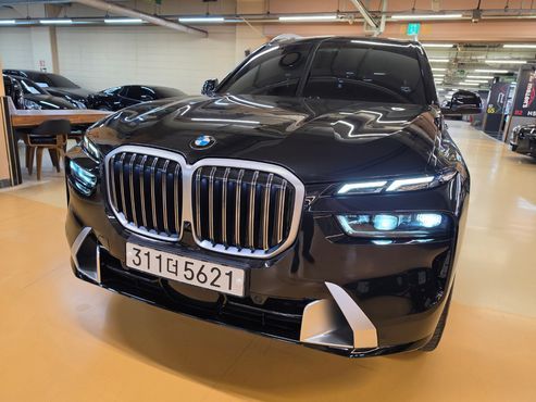 BMW X7 xDrive 40i Design Pure Excellence 7-Seater — пробег 53 000 км — фото 1 из 5