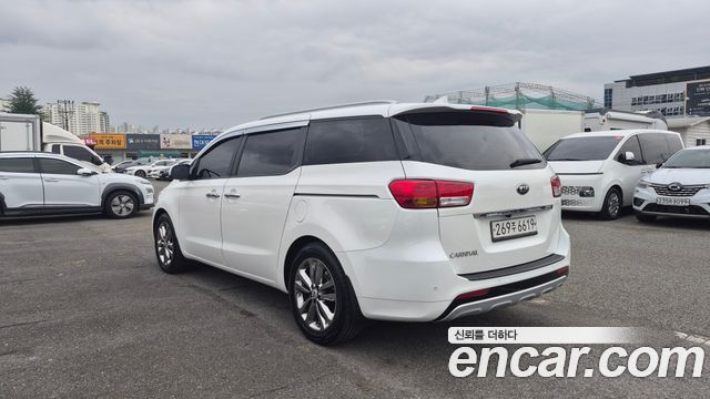 Kia Carnival 9-seater Prestige — пробег 236 092 км — фото 4 из 5