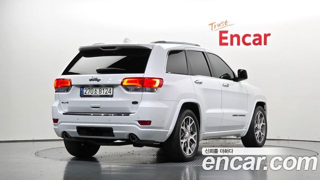 Jeep Cherokee 3.6 Overland WK2 — пробег 62 153 км — фото 2 из 5