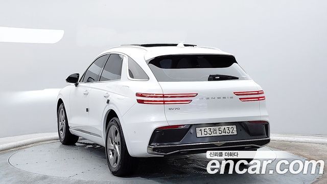 Genesis GV70 2.5T Gasoline 2WD — пробег 15 017 км — фото 2 из 5