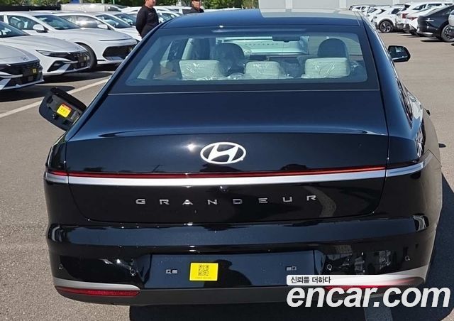 Hyundai Grandeur 2.5 Gasoline  2WD Premium — пробег 1 км — фото 3 из 5