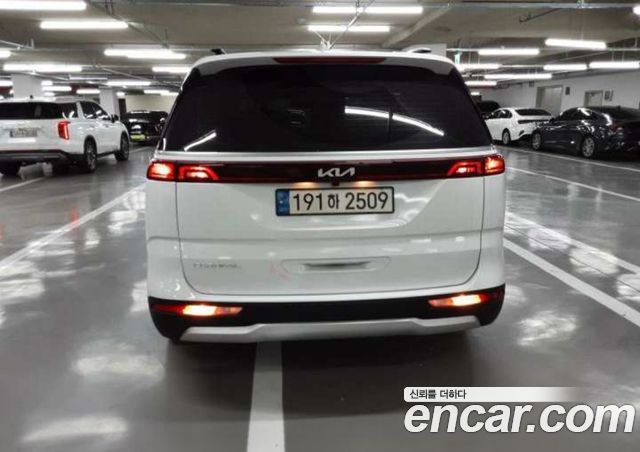 Kia Carnival Diesel 9-Seater Prestige — пробег 111 869 км — фото 3 из 5