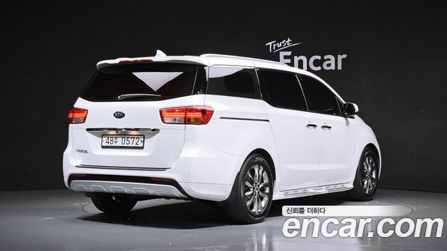 Kia Carnival Gasoline 9-seater Noblesse — пробег 62 204 км — фото 2 из 5