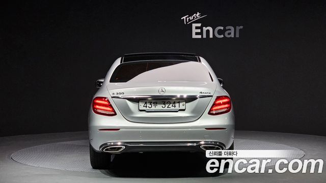 Mercedes-Benz E-Class E300 4MATIC Exclusive — пробег 57 563 км — фото 4 из 5