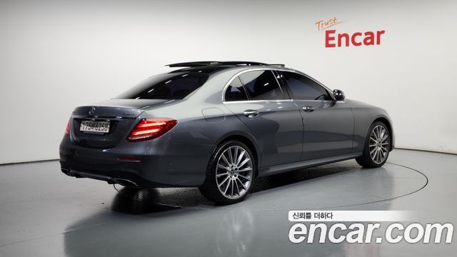 Mercedes-Benz E-Class E350 4MATIC AMG Line — пробег 94 162 км — фото 2 из 5