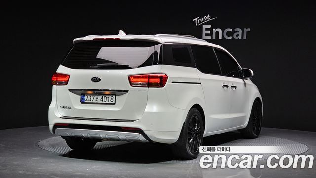 Kia Carnival 9-Seater Noblesse Special — пробег 161 756 км — фото 2 из 5